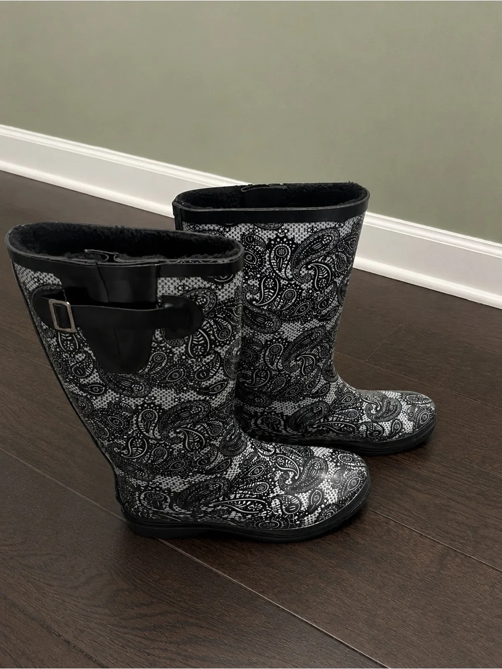 GoldToe Black & White Paisley Rain Boots | Size 10